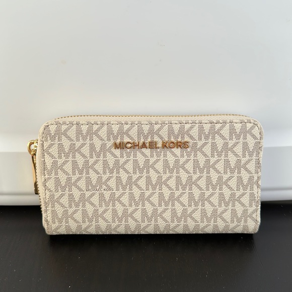 Michael Kors Bags Michael Kors Vanilla Wallet Poshmark